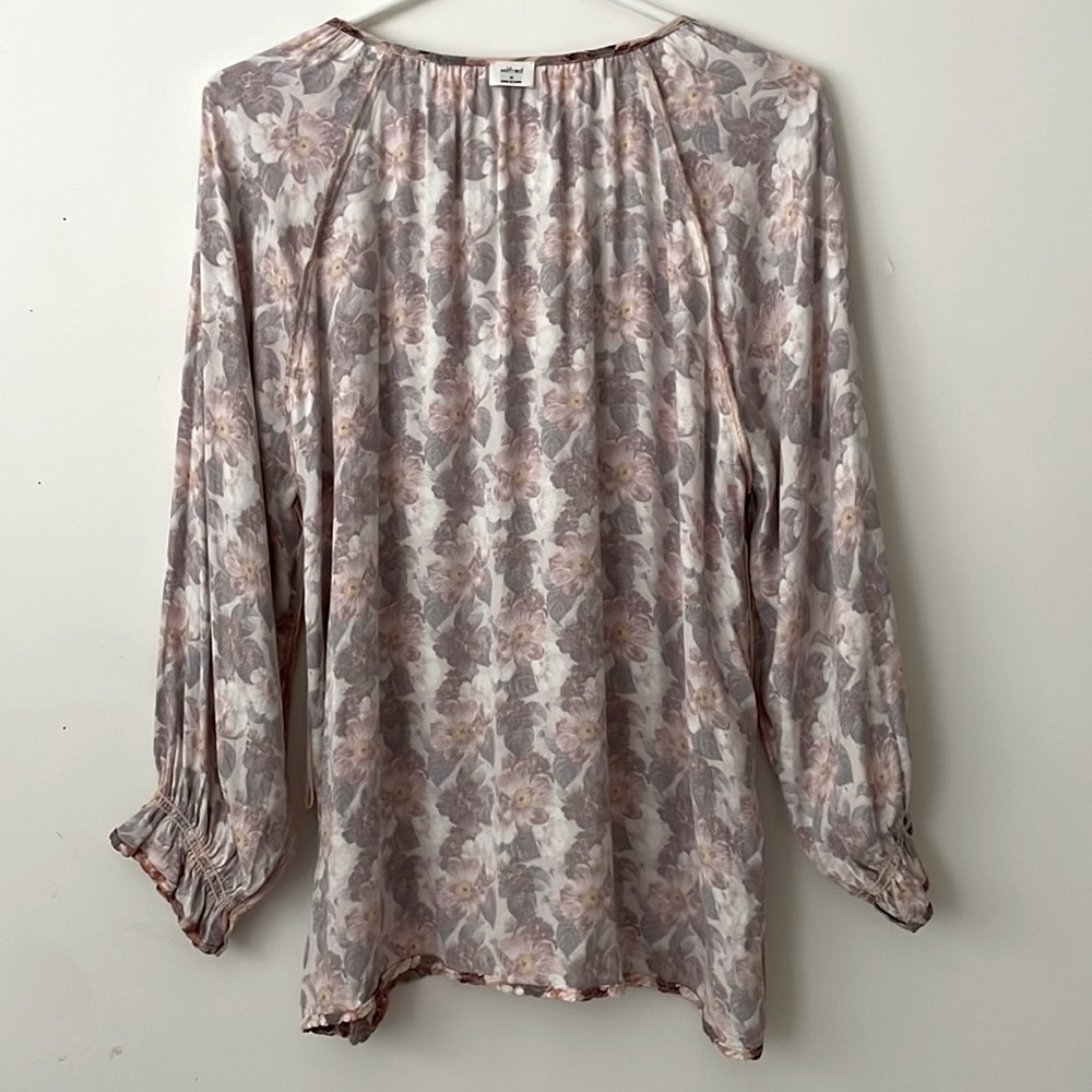 Aritzia Wilfred Sensibility floral blouse button up shirt. Size medium. - Picture 6 of 6